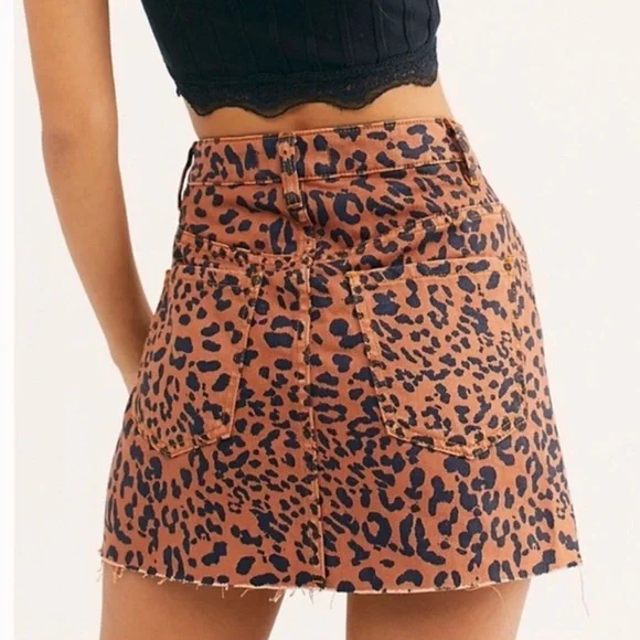 🥳HP🥳 Free People Zip It Up Leopard Print Denim Mini Skirt - Picture 5 of 12
